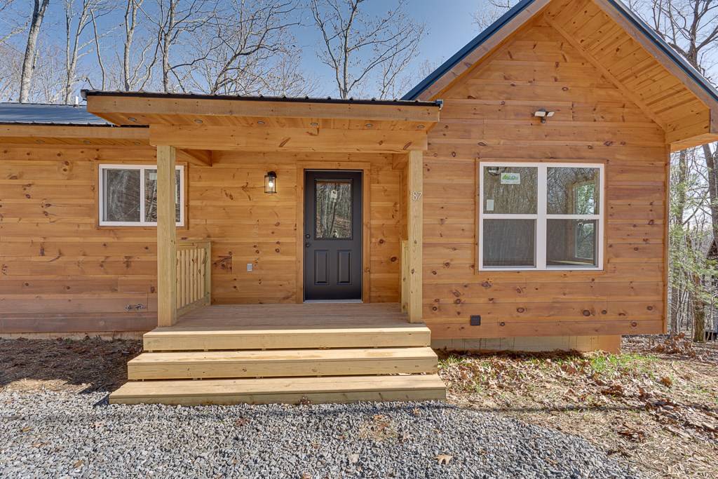 Murphy, NC 28906,87 Tuscarora Trail