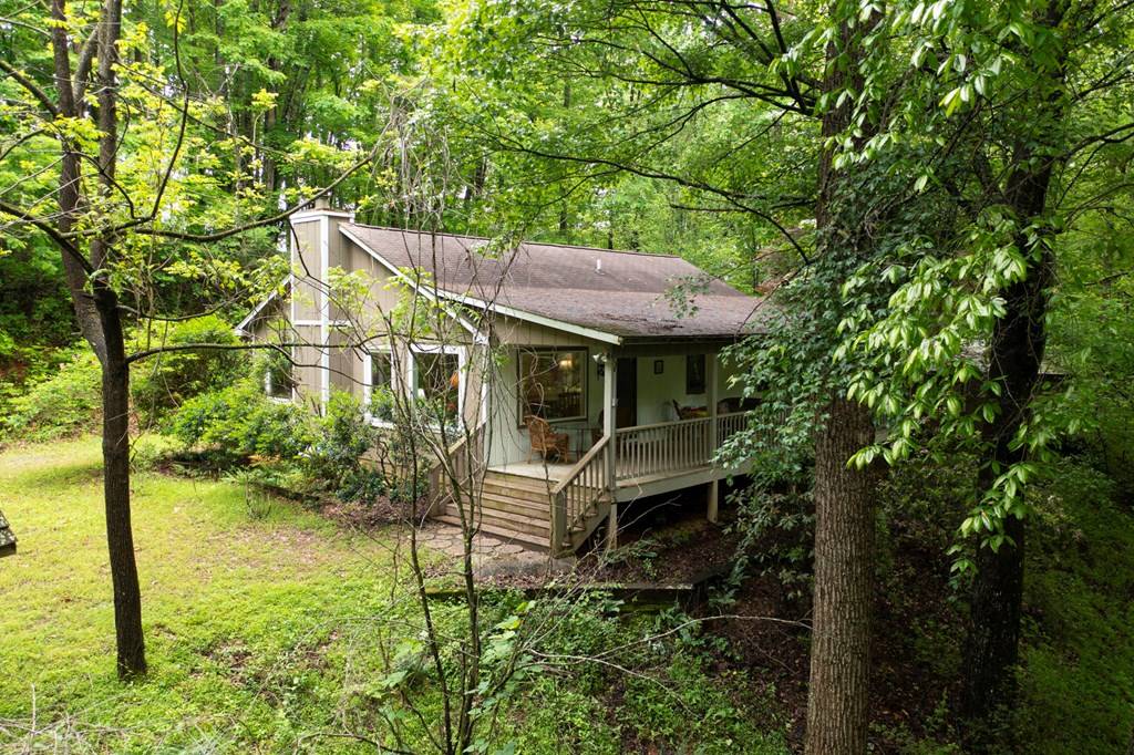 Hayesville, NC 28904,249 Chatuge Woods Drive