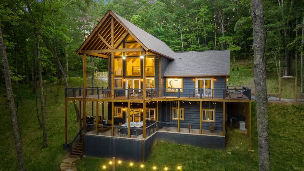 Blue Ridge, GA 30513,750 Laurel Circle