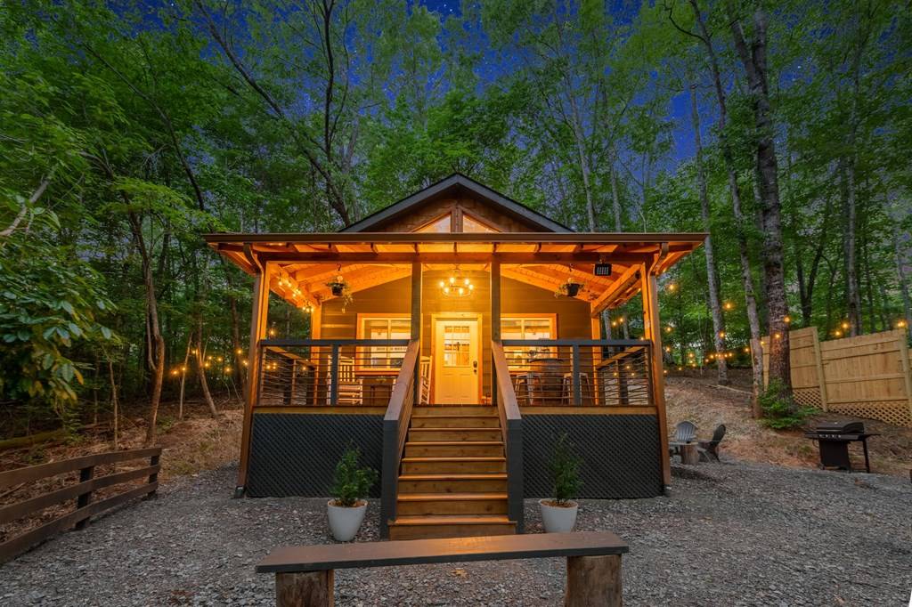 Blue Ridge, GA 30513,750 Laurel Circle