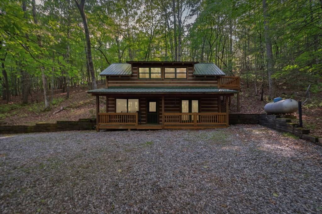 Blue Ridge, GA 30513,251 Honeysuckle Way