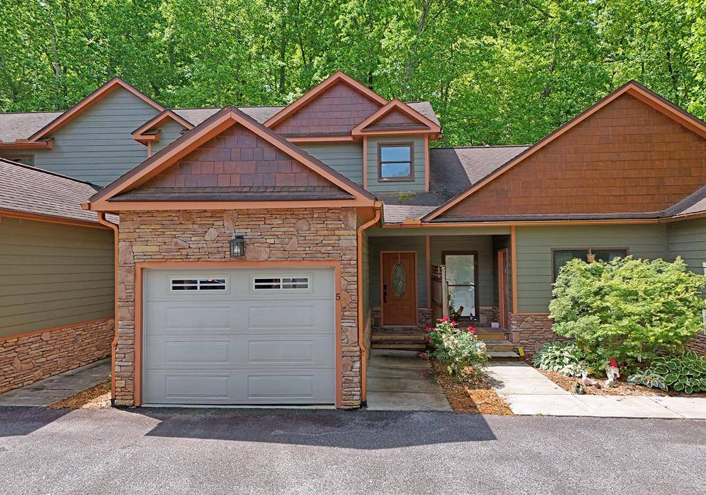 Blairsville, IA 50512,130 Emory Circle Unit 5