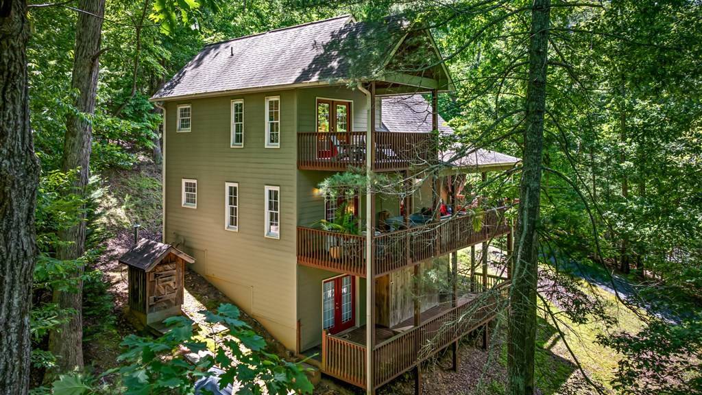 Ellijay, GA 30540,615 Navaho Way