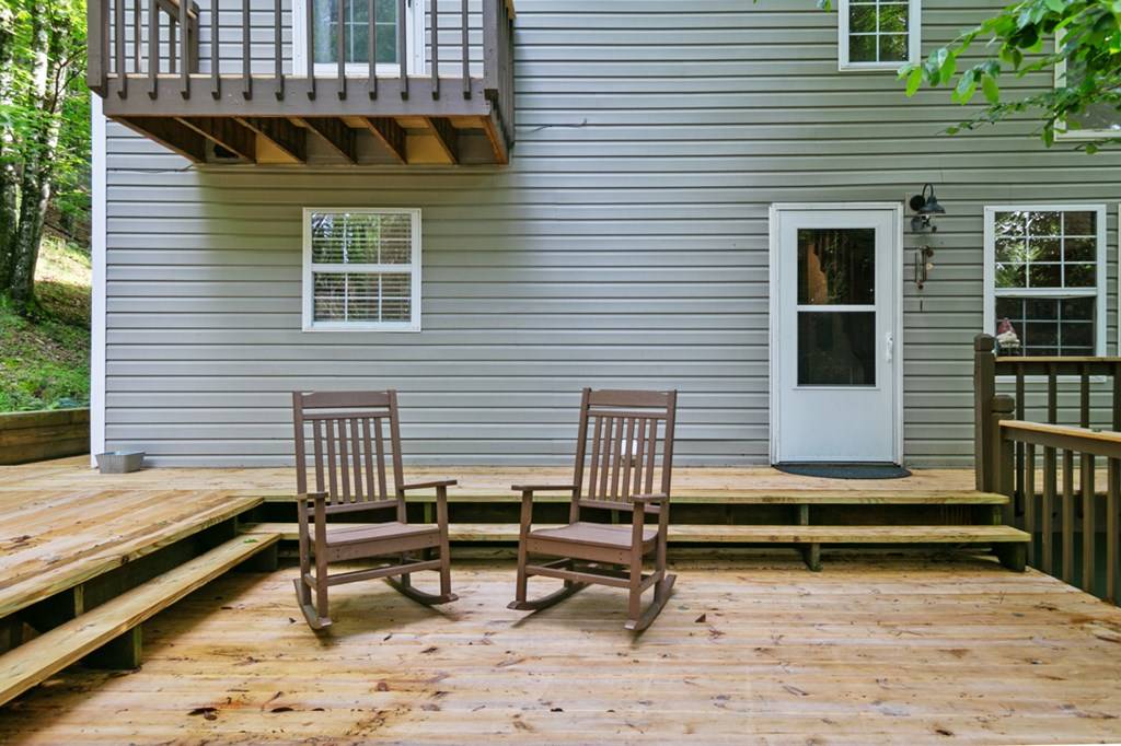 Ellijay, GA 30540,58 Optic Court