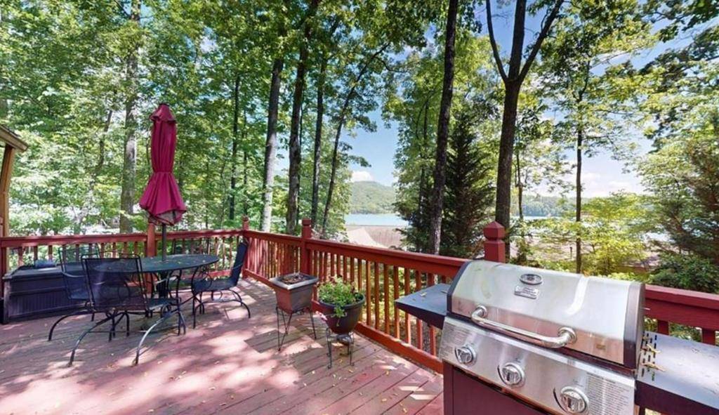 Hiawassee, GA 30546,67 Bradshaw Road