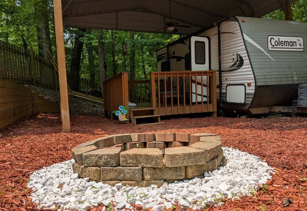 Ellijay, GA 30540,336 6th Street