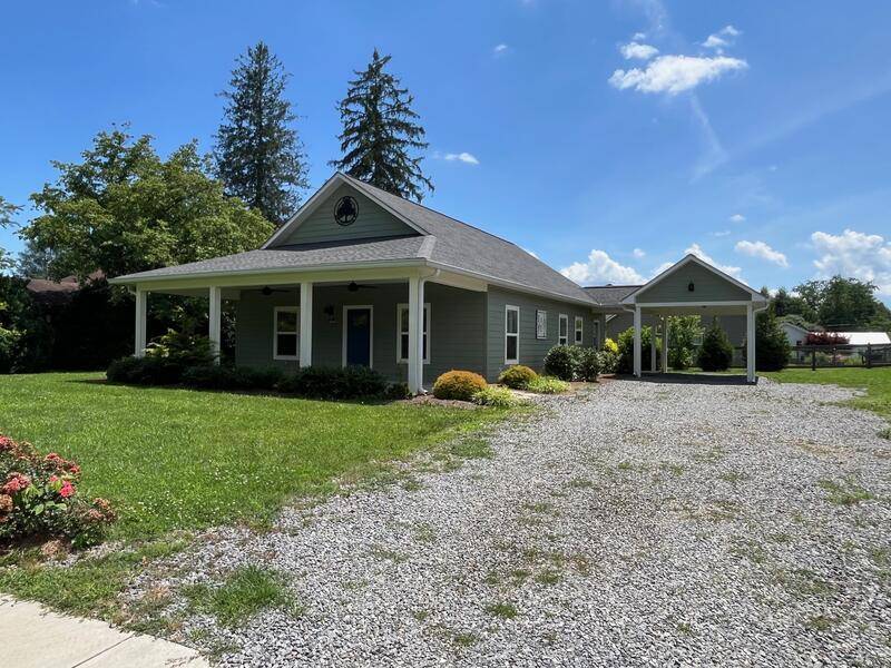 Hayesville, NC 28904,28 Arlington Street