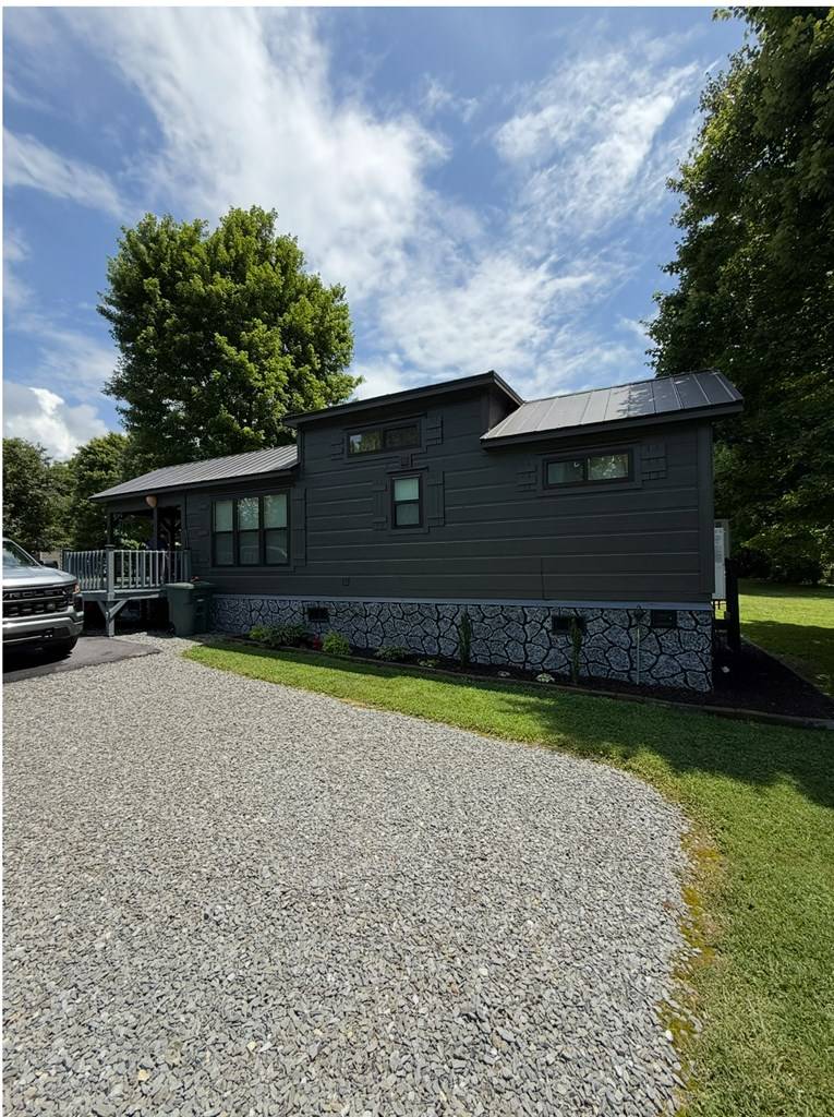 Andrews, NC 28901,121 Lazy Bear Trail