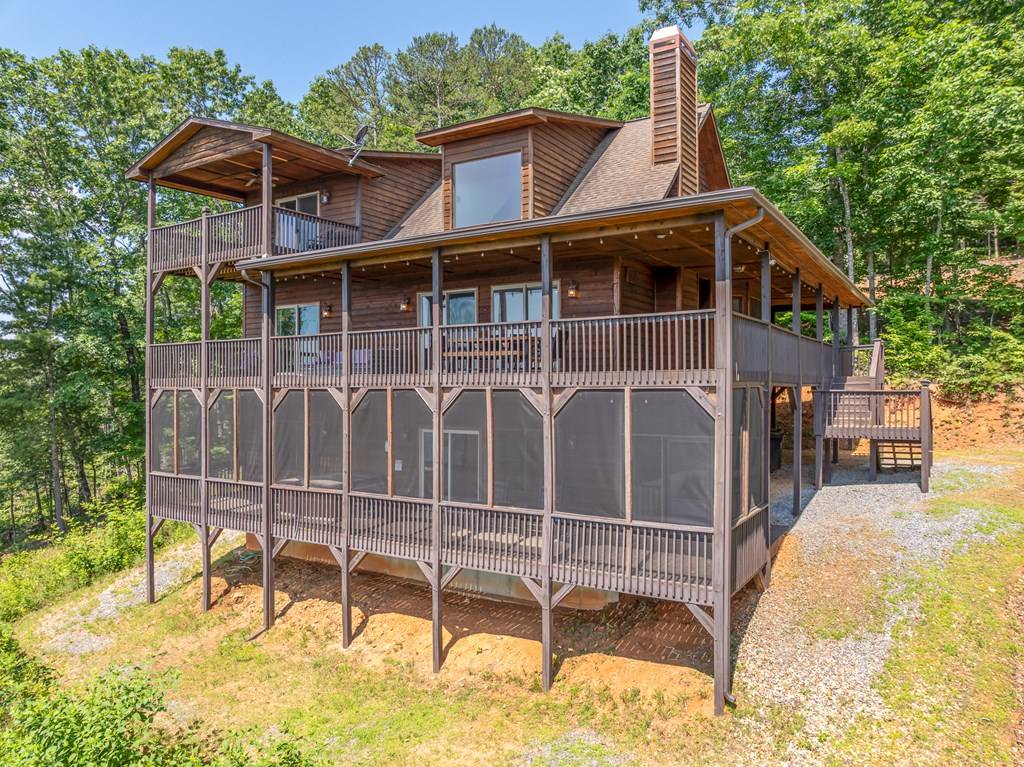 Murphy, NC 28096,415 Sahkanaga Drive