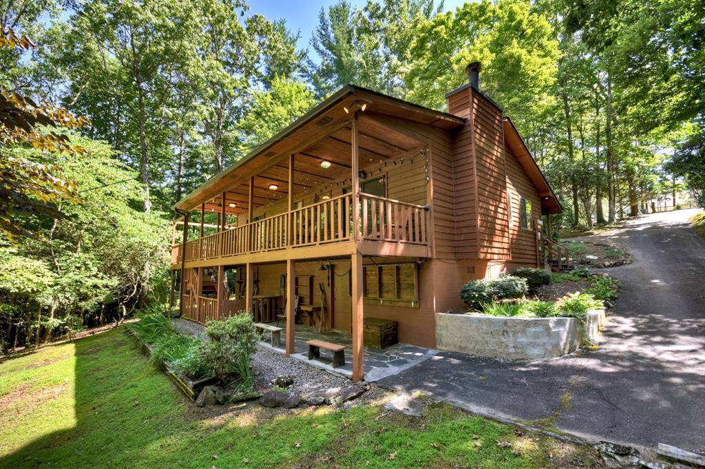 Murphy, NC 28906,221 Chatto Loop Road