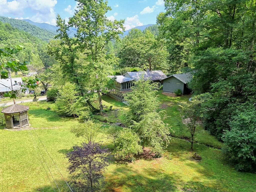 Hiawassee, GA 30525,1344 Tate City Road