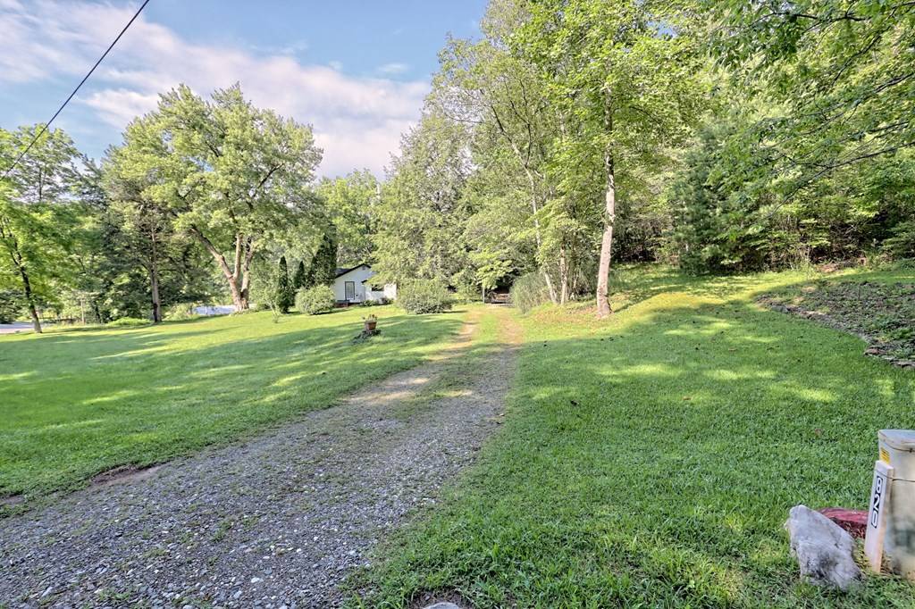 Blue Ridge, GA 30513,820 Ash Loop Road
