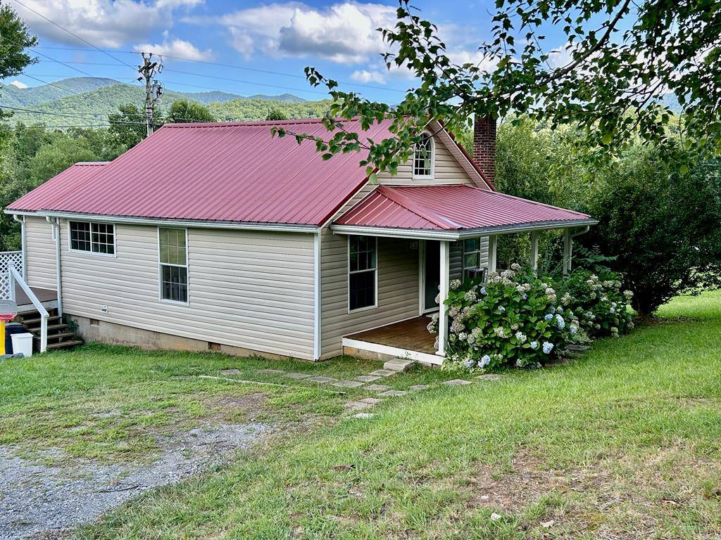 Hayesville, NC 28904,136 West Vineyard