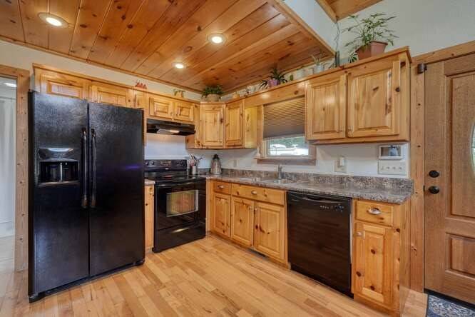 Young Harris, GA 30582,2543 Brookhaven Lane