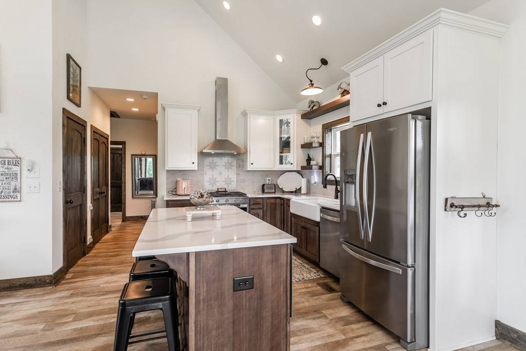 Ellijay, GA 30540,230 High River Landing