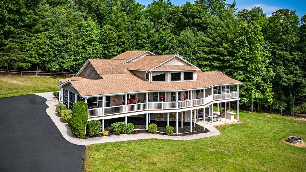 Blairsville, GA 30512,341 Holly Lane Road