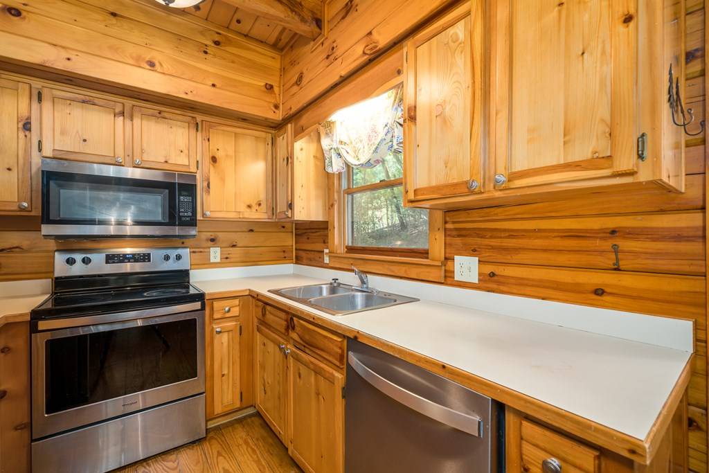 Ellijay, GA 30540,804 Pocaset Drive