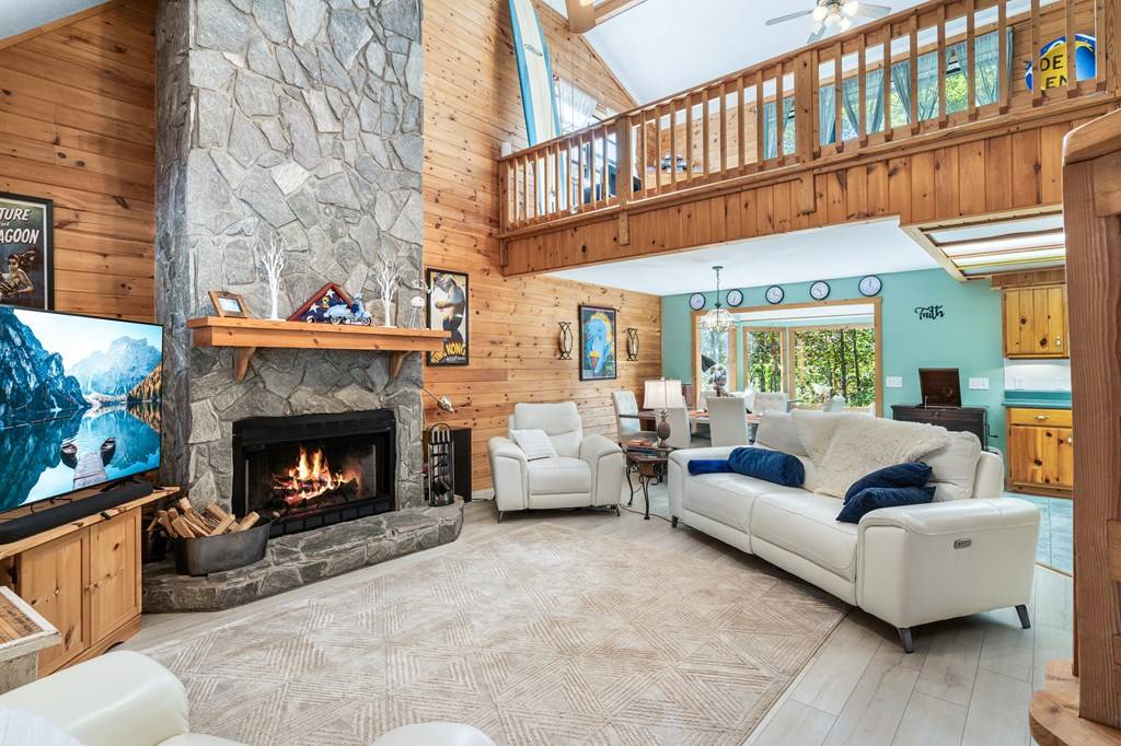 Hayesville, NC 28904,230 Pinners Point