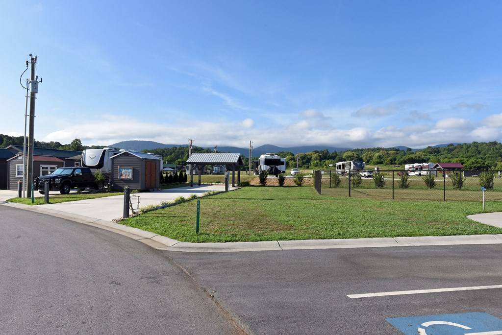 Blairsville, GA 30512,477 Mountain Creek Road