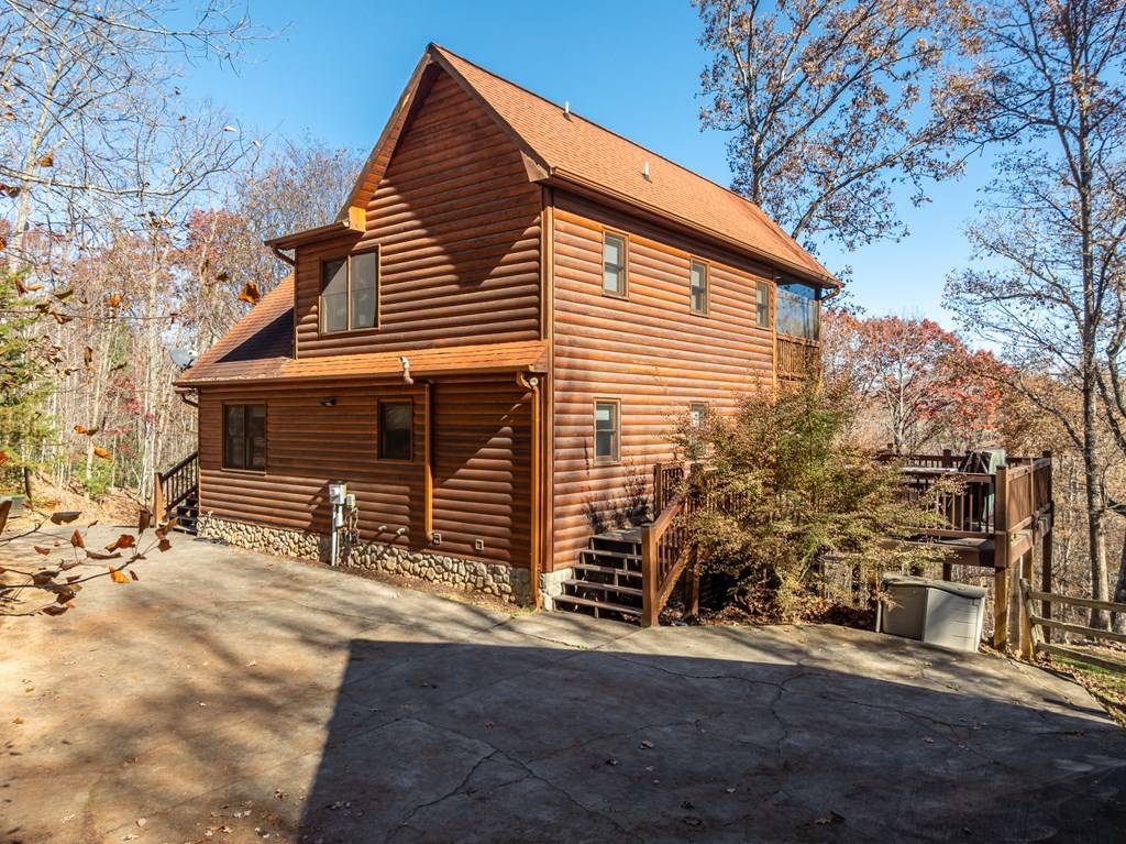 Morganton, GA 30560,165 Christian Crossing