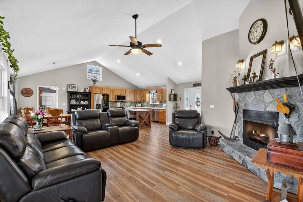 Blairsville, GA 30512,520 Copperhead Road