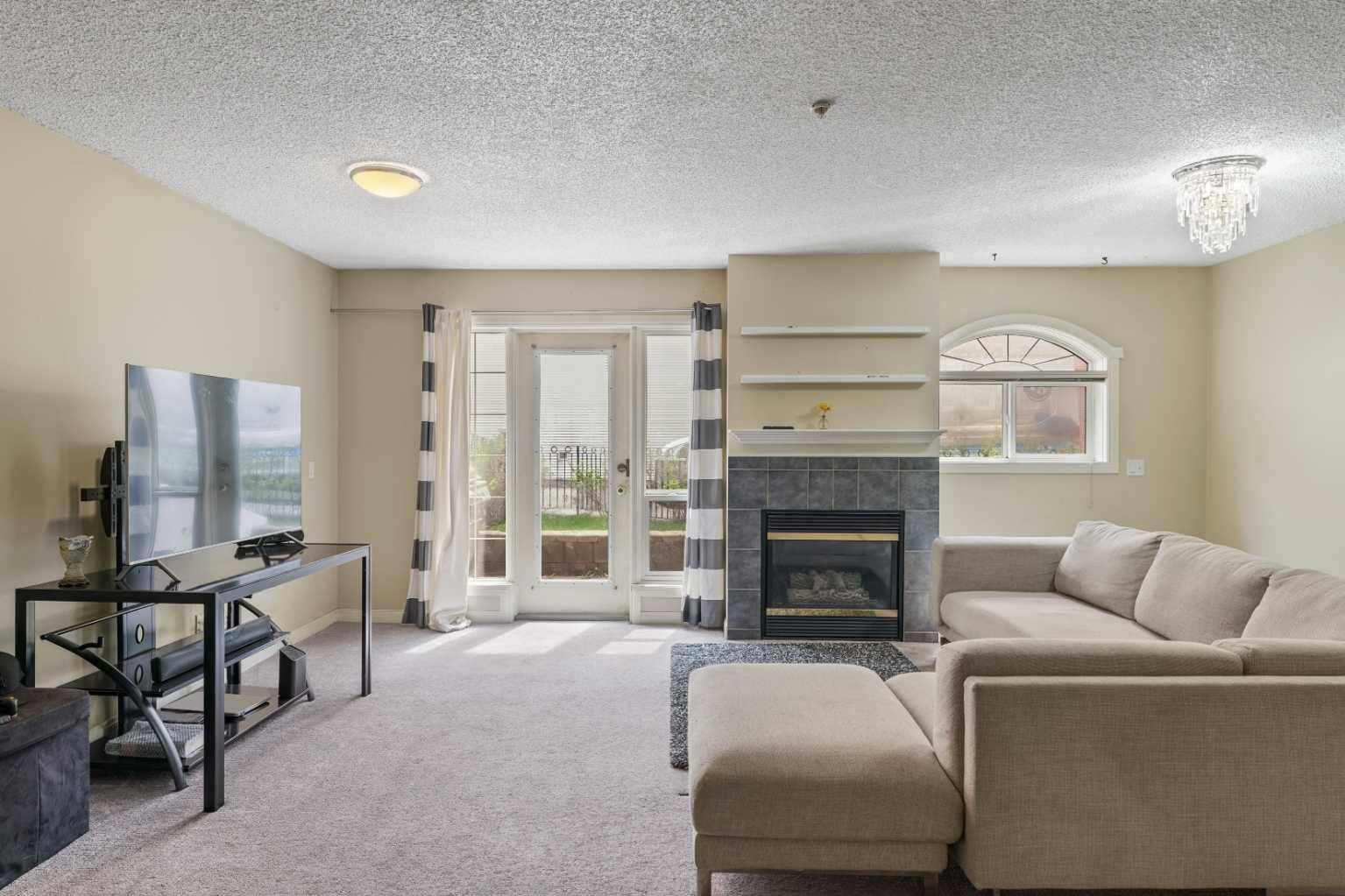 Calgary, AB T2R 0S2,923 15 AVE SW #109