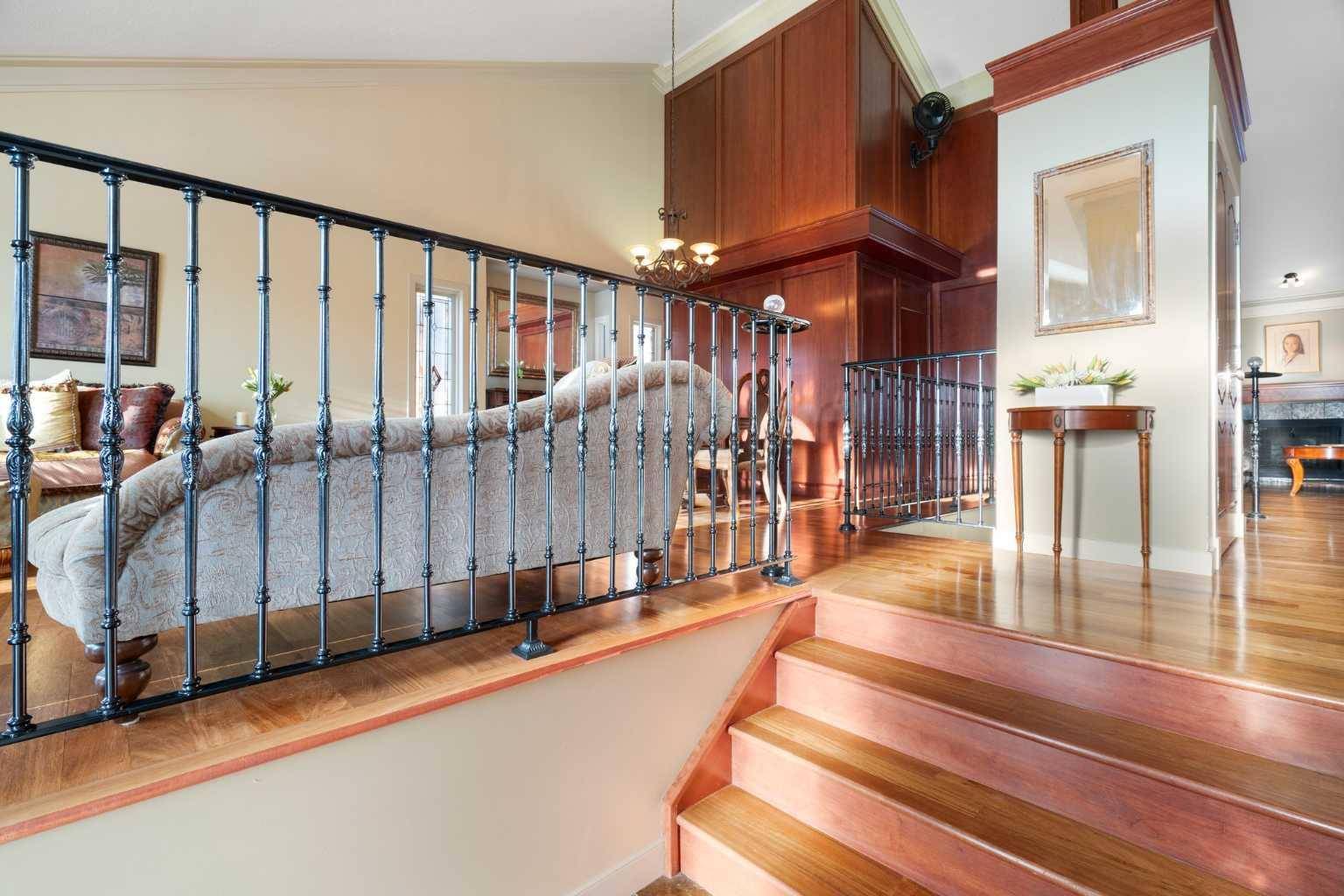 Calgary, AB T3B1E5,4744 Montalban DR NW