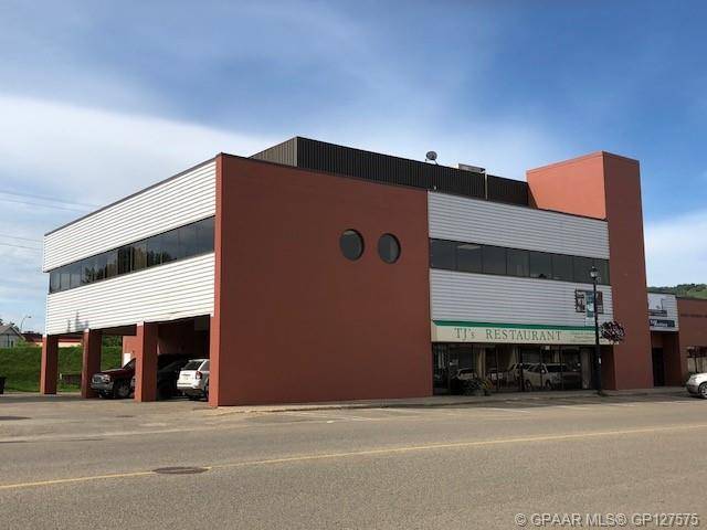 Peace River, AB T8S 1S6,10011 102 AVE #207