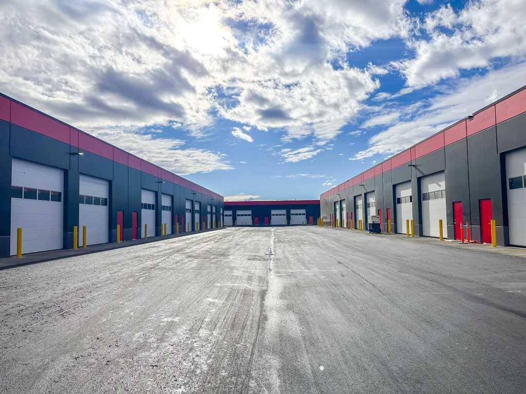 Okotoks, AB T1S5S8,40 Southbank CRES #13