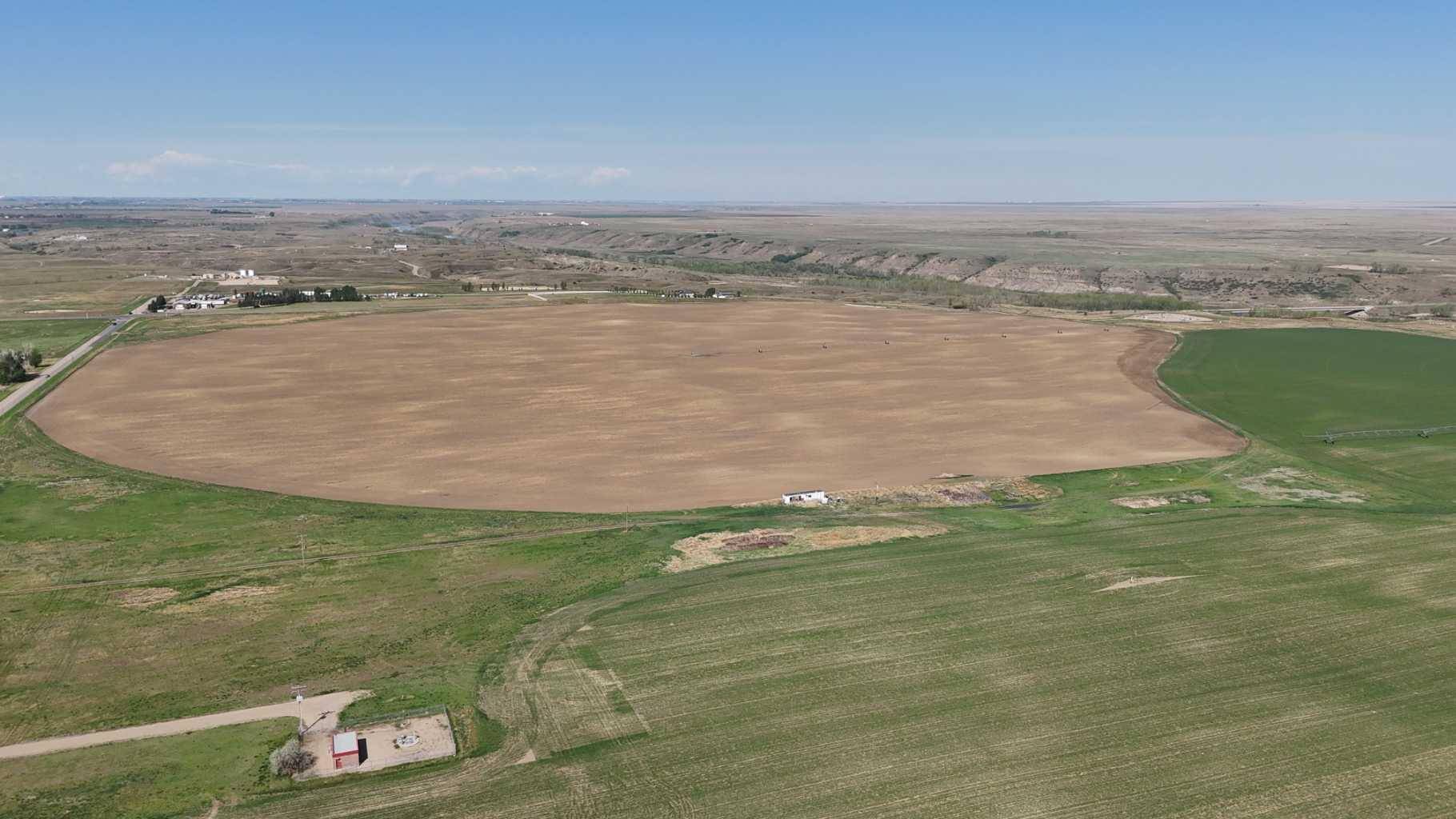 Taber, AB T1G 0A4,4500(1) 64 AVE N