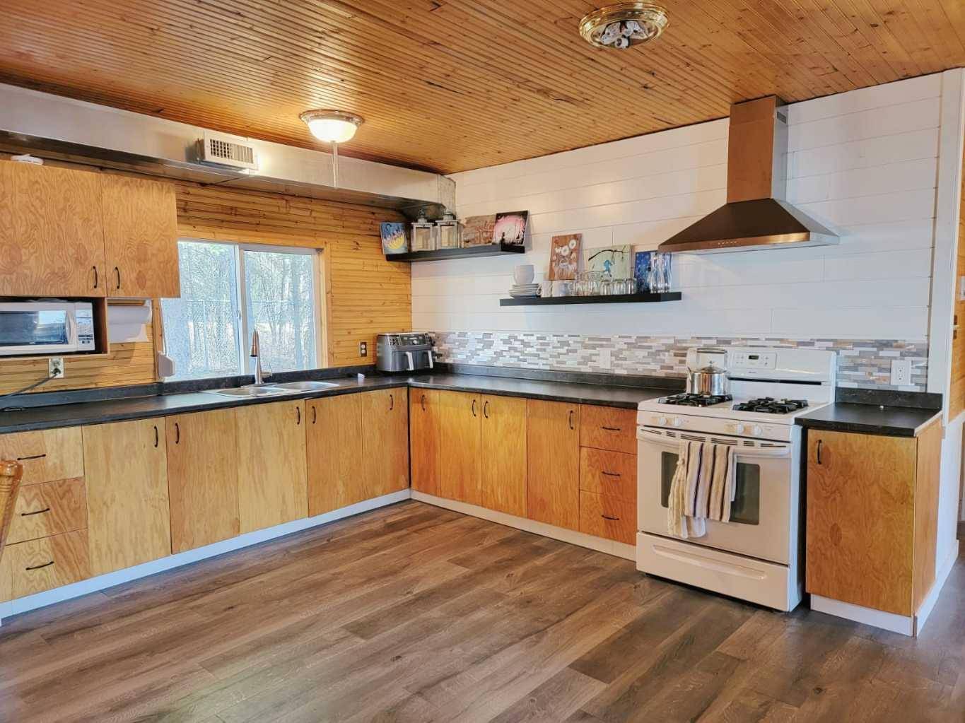 Calling Lake, AB T0H 0G0,3252 Lake View DR