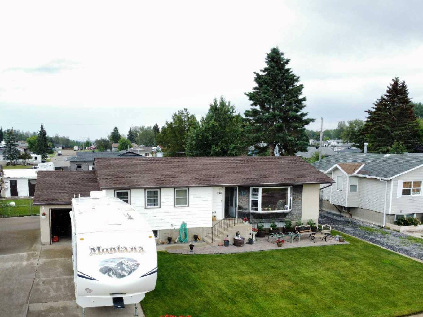 Fox Creek, AB T0H 1P0,716 6 AVE