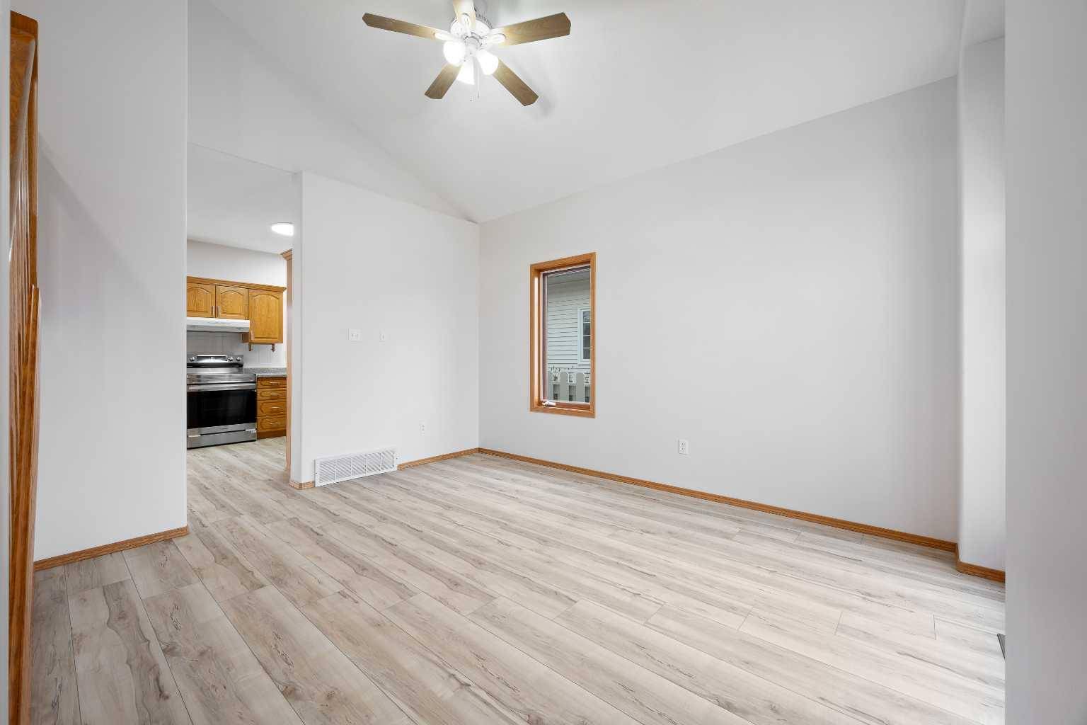 Lloydminster, AB T9V 2R9,4006 59 Avenue Close