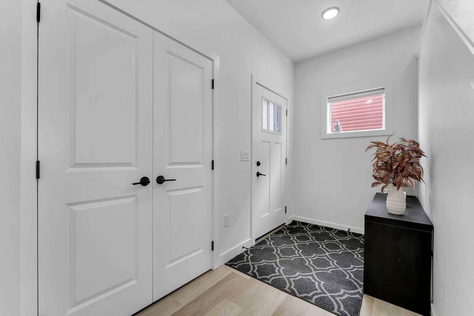 Chestermere, AB T1X 2P7,1041 Waterford DR