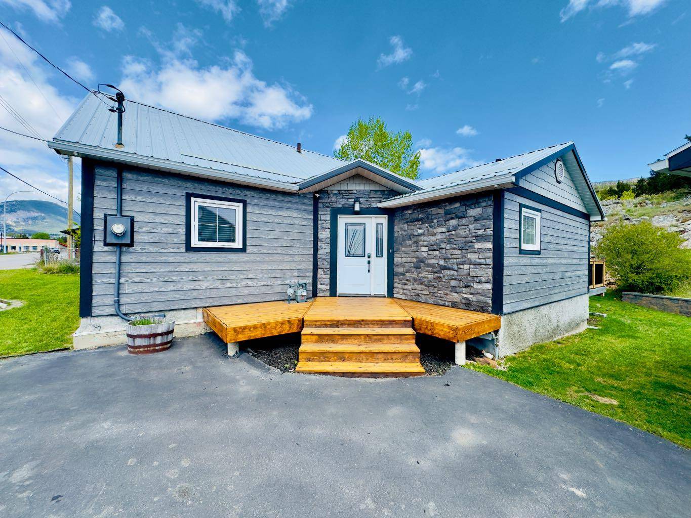 Bellevue, AB T0K0C0,21329 27 Avenue