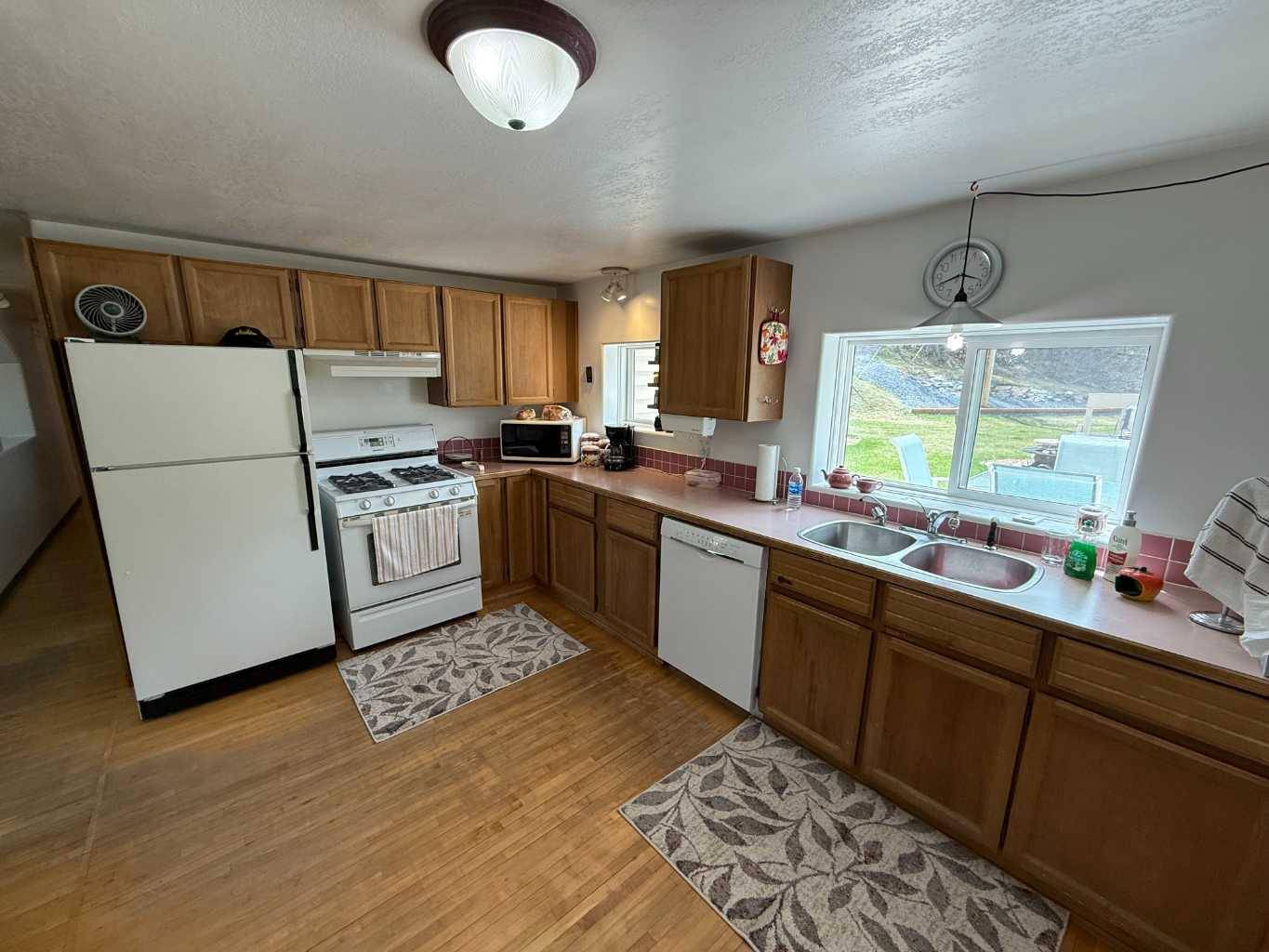 Cadomin, AB T0E 0E0,4924 51 ST