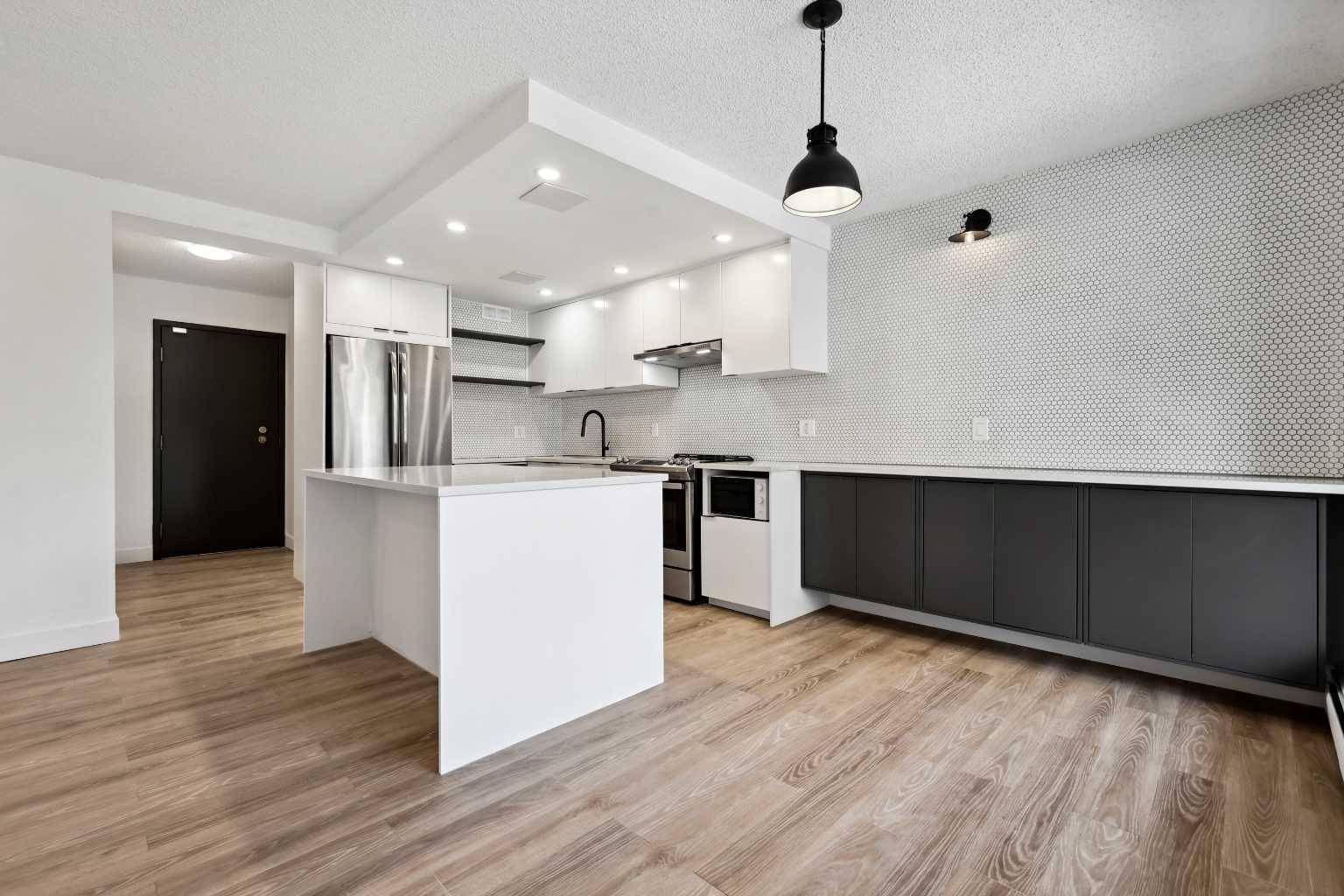 Calgary, AB T2R0Y8,1414 5 ST SW #206