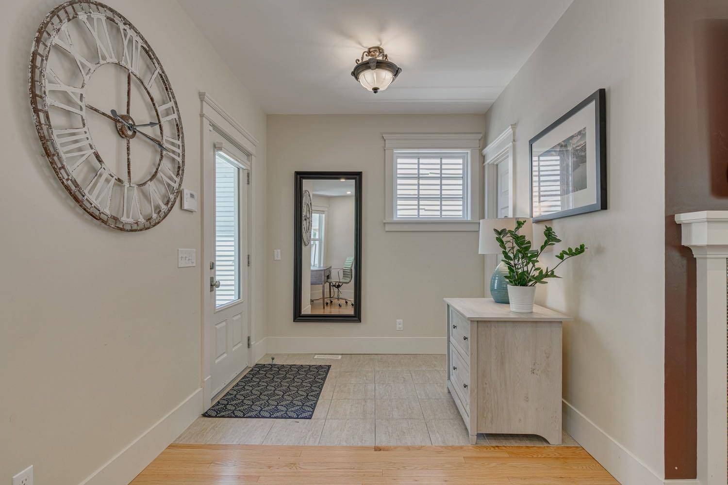 Calgary, AB T2S0J6,609 23 AVE SW