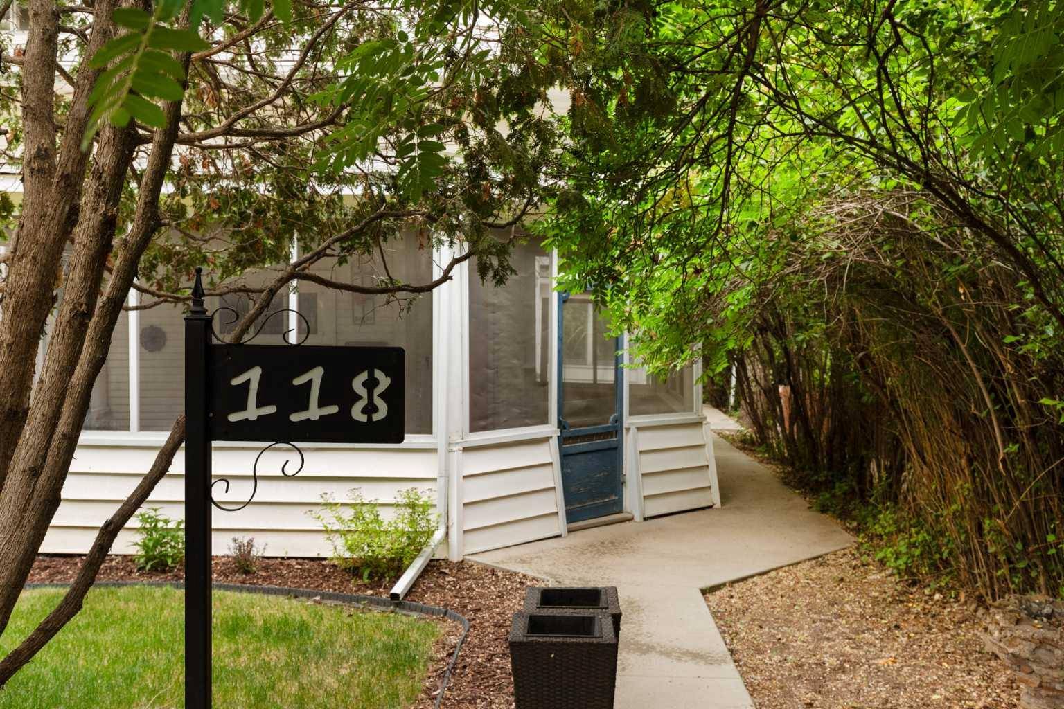 Medicine Hat, AB T1A4A8,118 2 ST SW