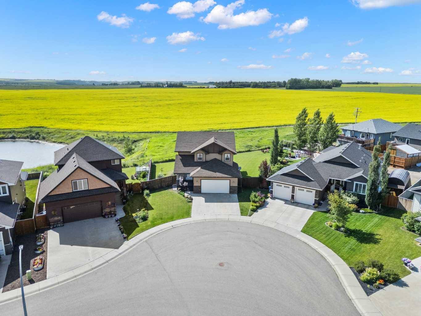 Carstairs, AB T0M 0N0,653 West Highland CRES