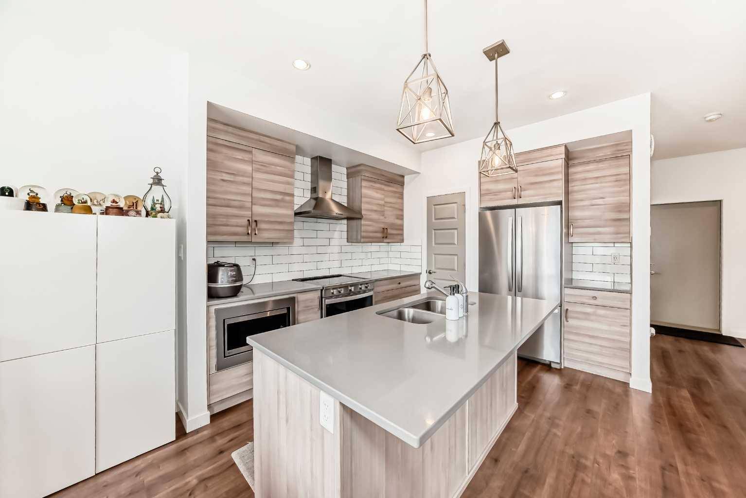 Lethbridge, AB T1J 5N4,673 Aquitania BLVD W