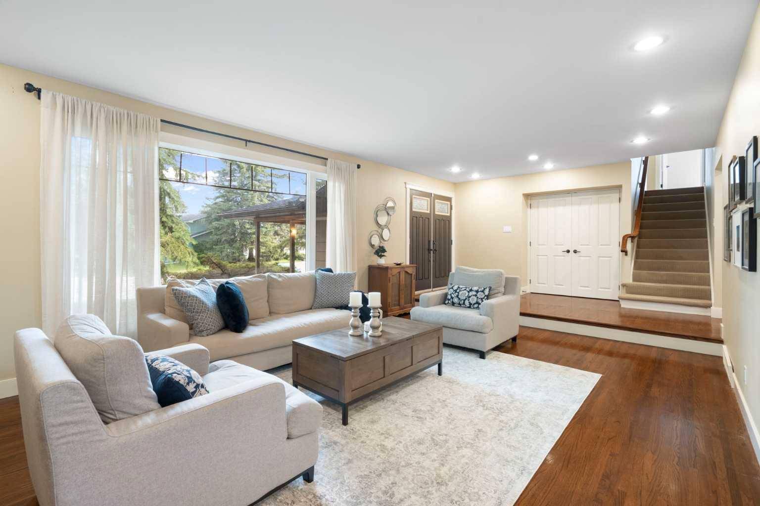 Calgary, AB T2J 2B9,419 Willamina CRES SE