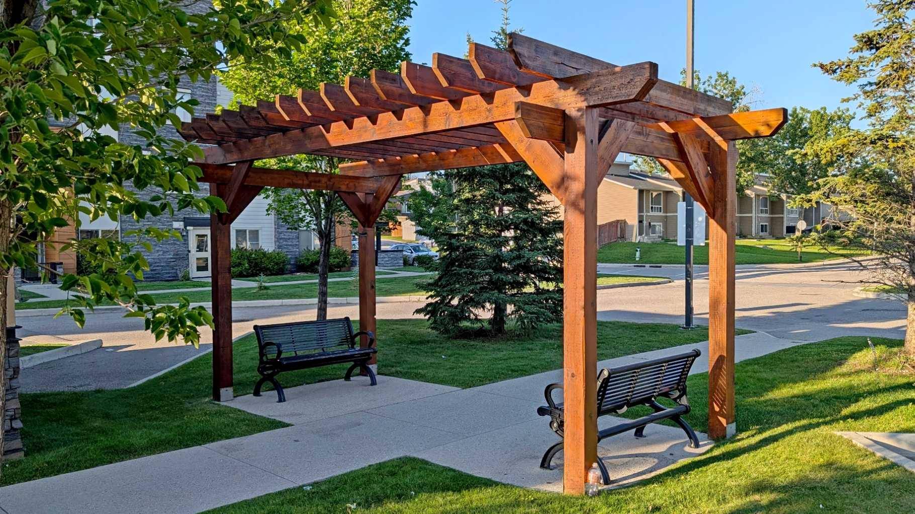 Calgary, AB T2A 4Y5,1317 27 ST SE #2212