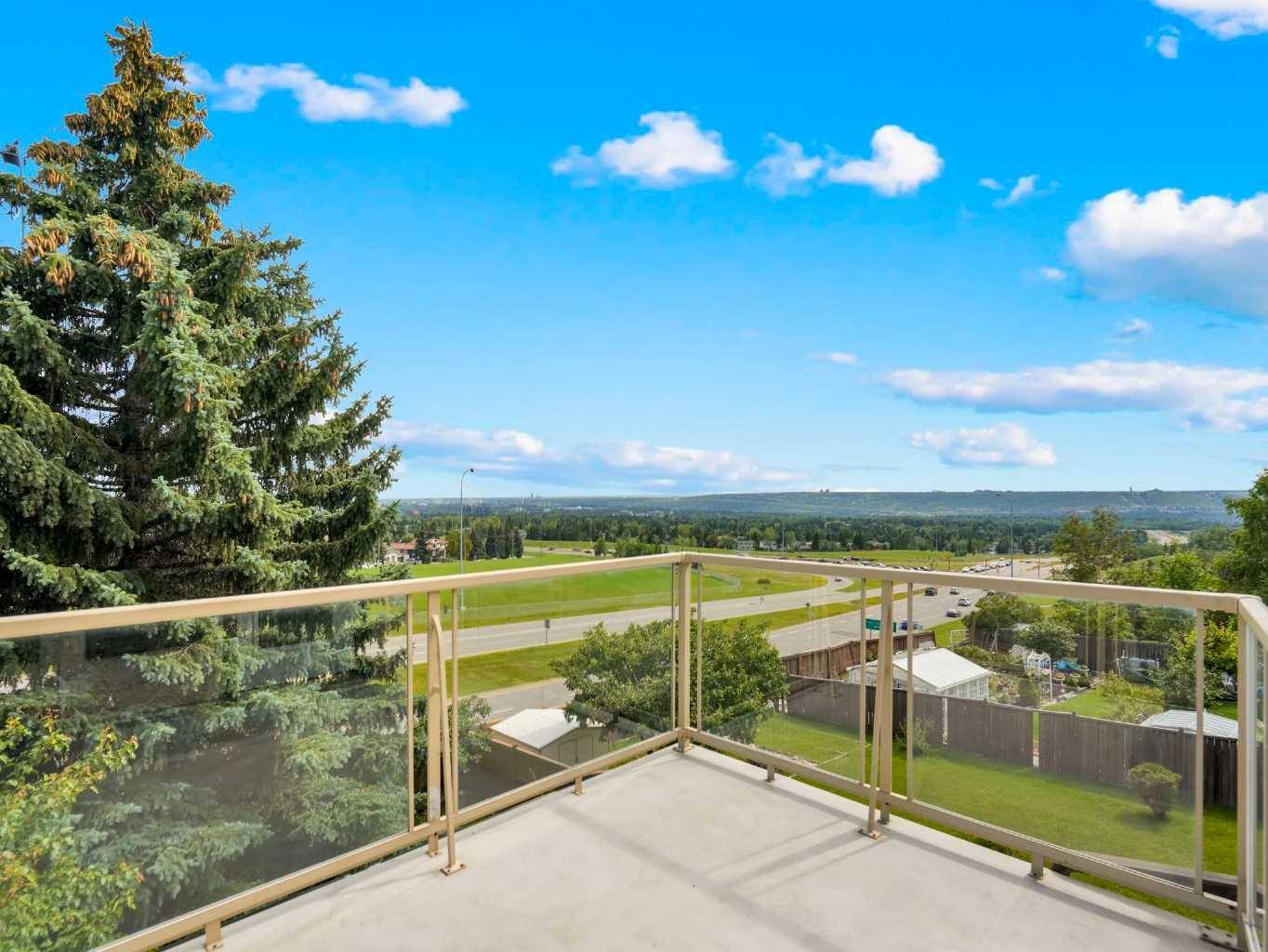 Calgary, AB T3G 2S3,99 Hawkcliff WAY NW