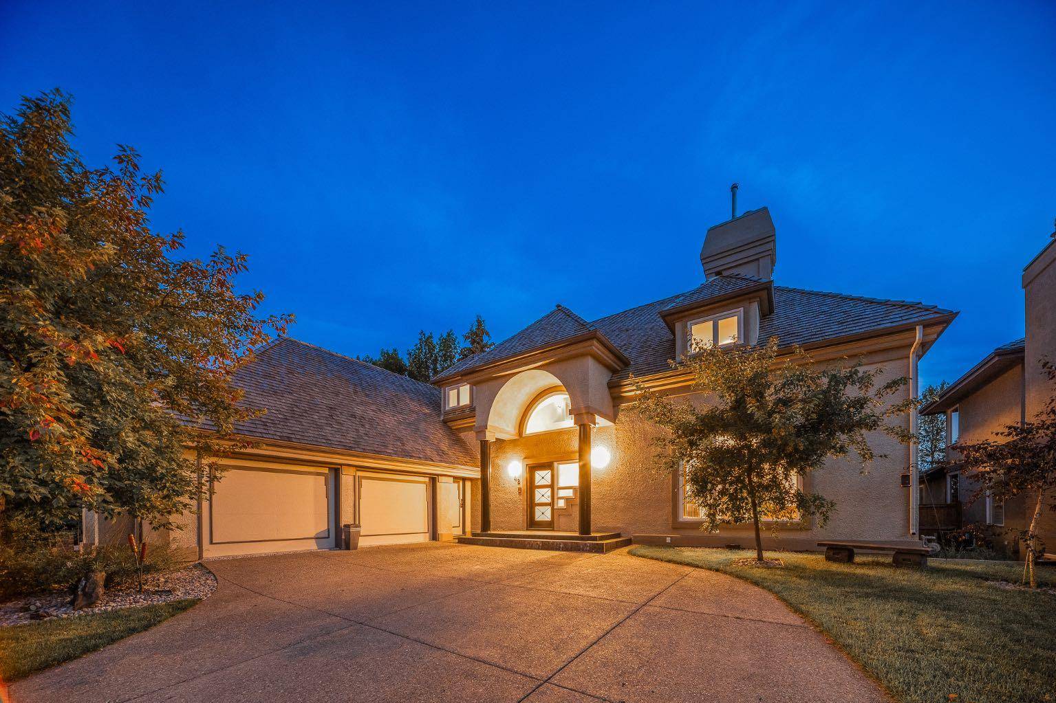 Calgary, AB T2W 5S3,42 Woodhaven CRES SW