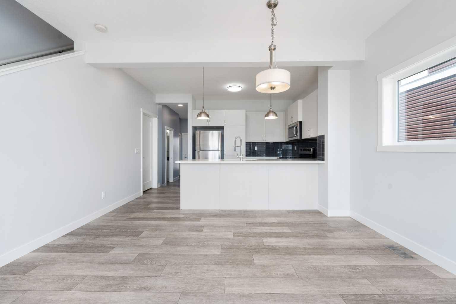 Calgary, AB T2X 2A7,62 Walden LN SE