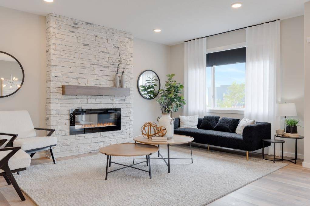 Calgary, AB T3L 0M3,49 Royston GRV NW