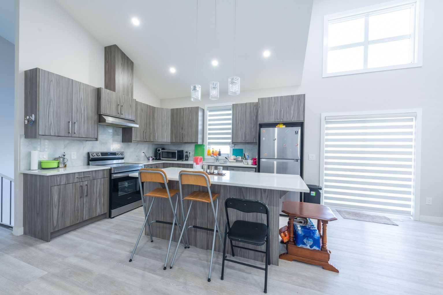 High River, AB T1V 1E9,41 7 AVE SE #4