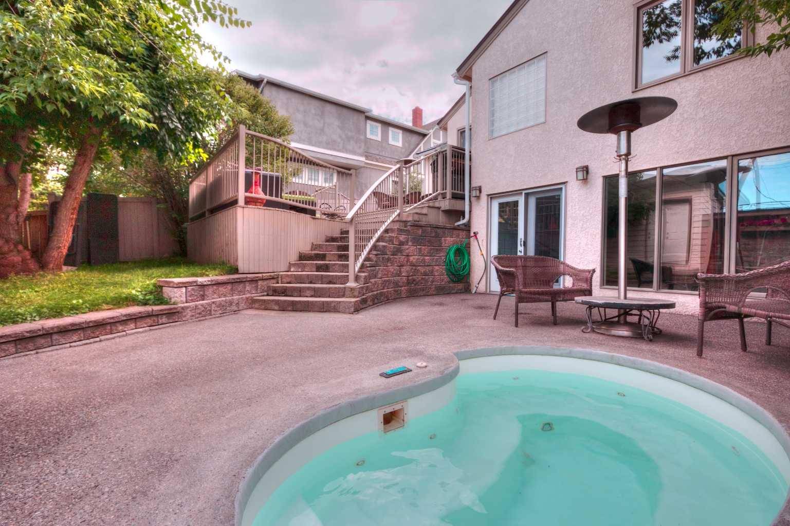 Calgary, AB T3C 2L5,1604 Scotland ST SW