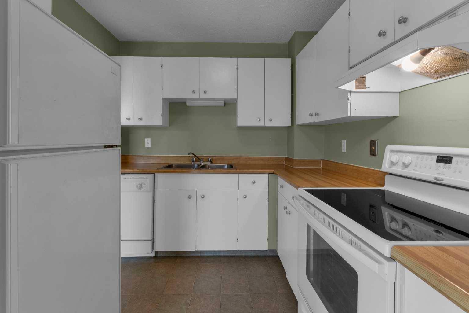 Calgary, AB T3B 4N9,116 Silver Crest DR NW #46